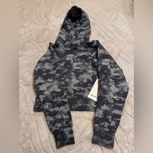 Lululemon loungeful cropped hoodie